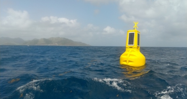 Installation of a swell buoy off Saint Martin